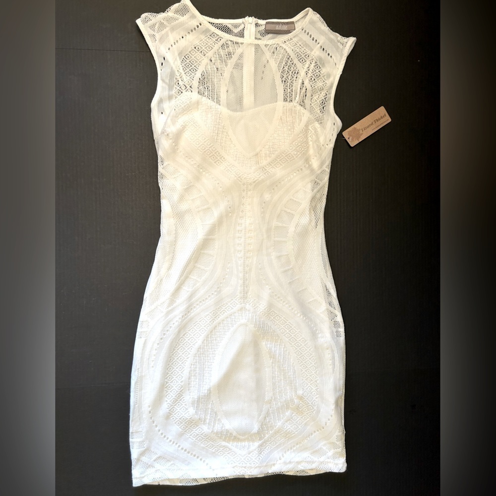 Addie Lace lined white dress with back hidden zipper Sz M. NWT I-17